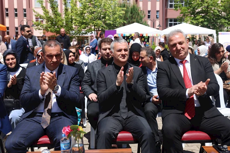 BAŞKANIMIZ ELLERİM KÜÇÜK,HAYALLERİM BÜYÜK PROJESİ KAPSAMINDA DÜZENLENEN ETKİNLİĞE KATILDI
