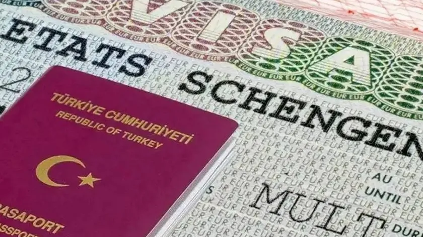 TÜRK PASAPORTUNUN KAYBOLAN SAYGINLIĞI: VİZESİZ SEYAHAT ARTIK HAYAL Mİ?