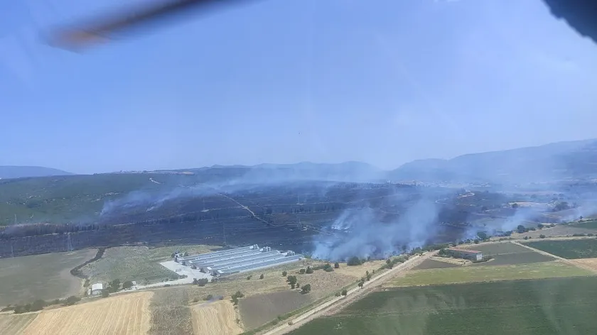 İzmir İtfaiyesi Torbalı, Kınık ve Menderes’teki yangınlara müdahale etti