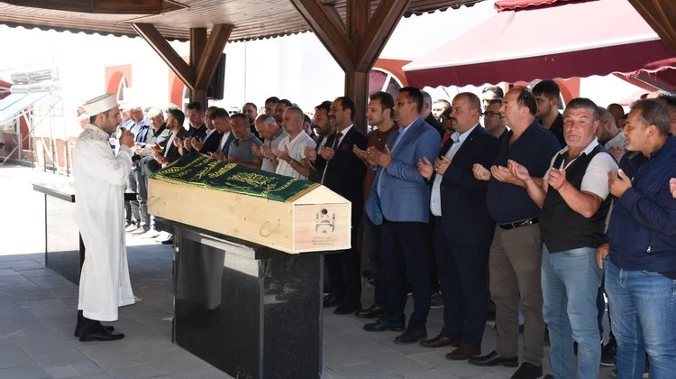 BAŞKANIMIZ, KÖSE İLÇESİ KABAKTEPE KÖYÜ SAKİNLERİNDEN ŞERİF ZENGİN