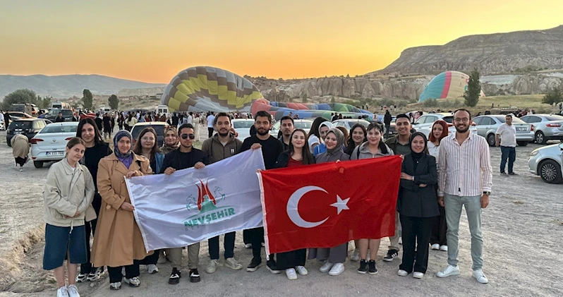 Finallerin Bitimiyle Üniversite Öğrencilerine Balon Seyri Etkinliği
