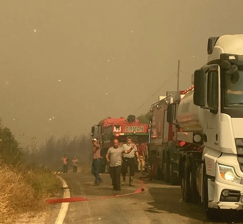 İzmir itfaiyesi tüm gücüyle sahada