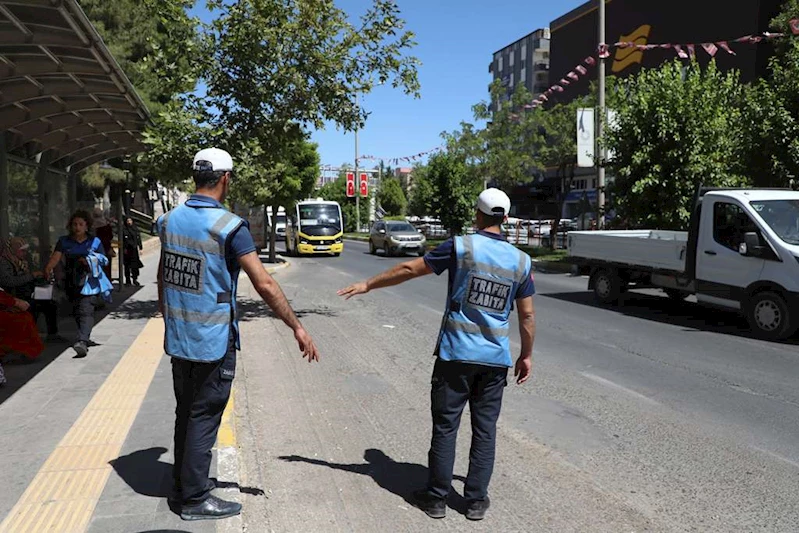 Büyükşehir Belediyesi Zabıtasından Toplu Taşıma Araçlarında Klima Denetimi