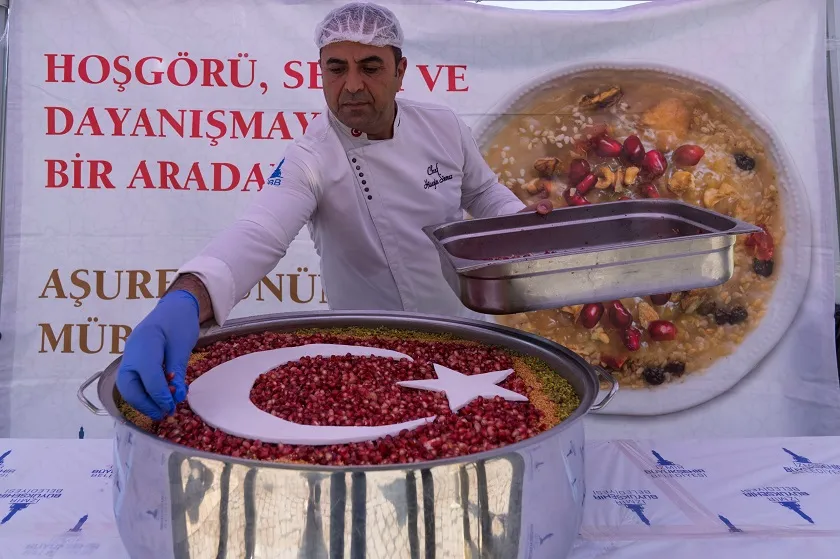 İzmir’de Muharrem ayı bereketi