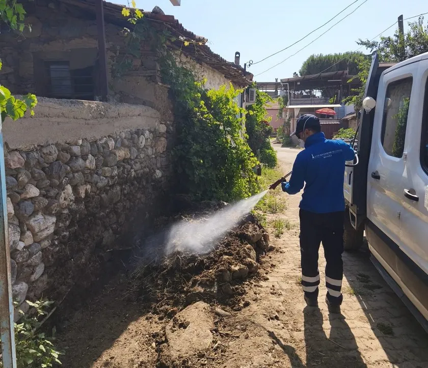 İzmir Büyükşehir Belediyesi 30 ilçede 27 ekiple görev başında