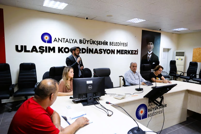 Antalya’da toplu ulaşım şoförlerine hizmet içi eğitimler başladı