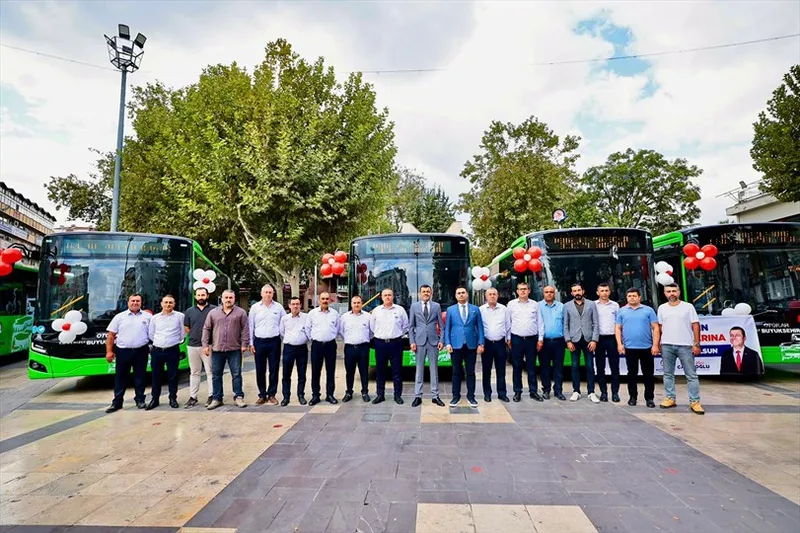 Denizli Büyükşehir Belediyesi toplu ulaşım filosuna 30 yeni otobüs kattı
