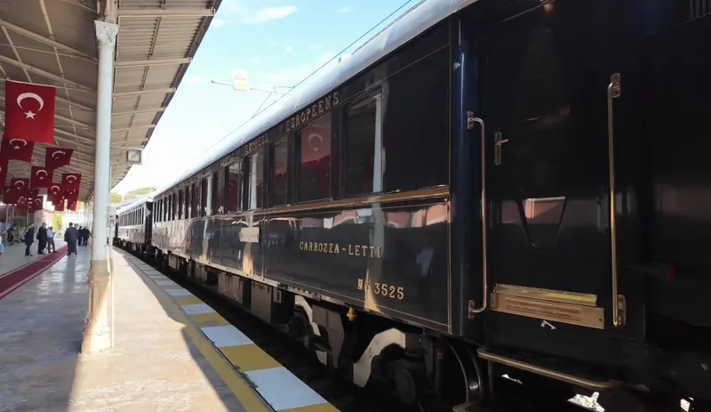 AVRUPA’NIN NOSTALJİK TRENİ ROTASINI YENİDEN TÜRKİYE’YE ÇEVİRDİ